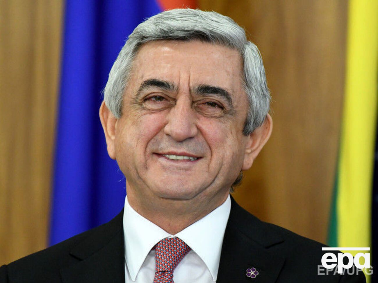 Президент Саргсян, по мнению политолога Хзмаляна, уже не устраивает Кремль