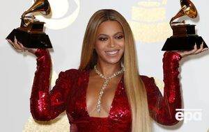 Вагітна Бейонсе вийшла на сцену за нагородами