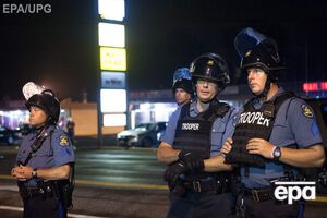 Правоохранители задержали двух человек, однако потом выяснилось, что один из задержанных не имеет отношения к стрельбе