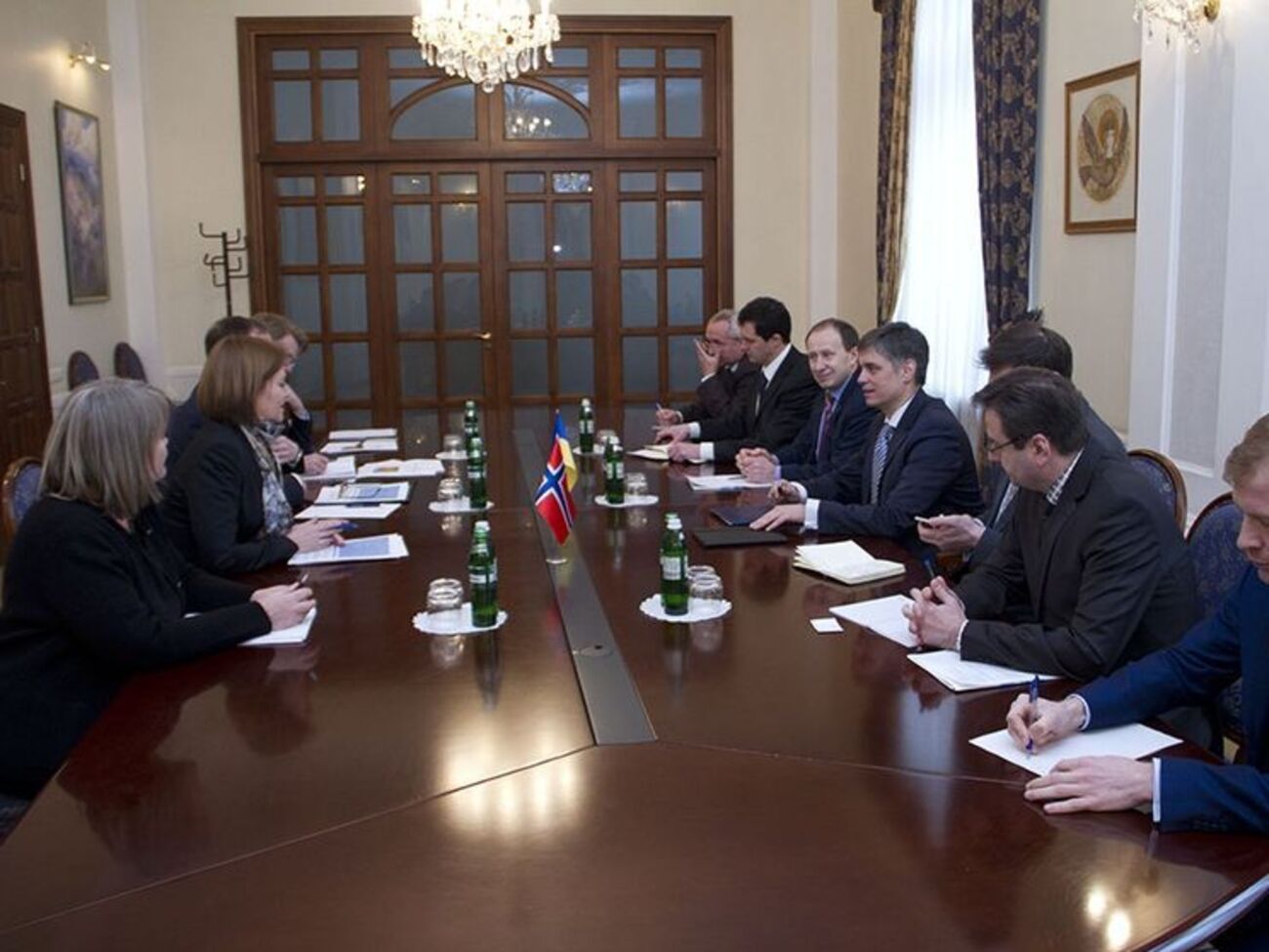 Норвежская сторона подчеркнула принципиальную позицию Осло об осуждении любых проявлений нарушения международного права, сообщают в МИД Украины