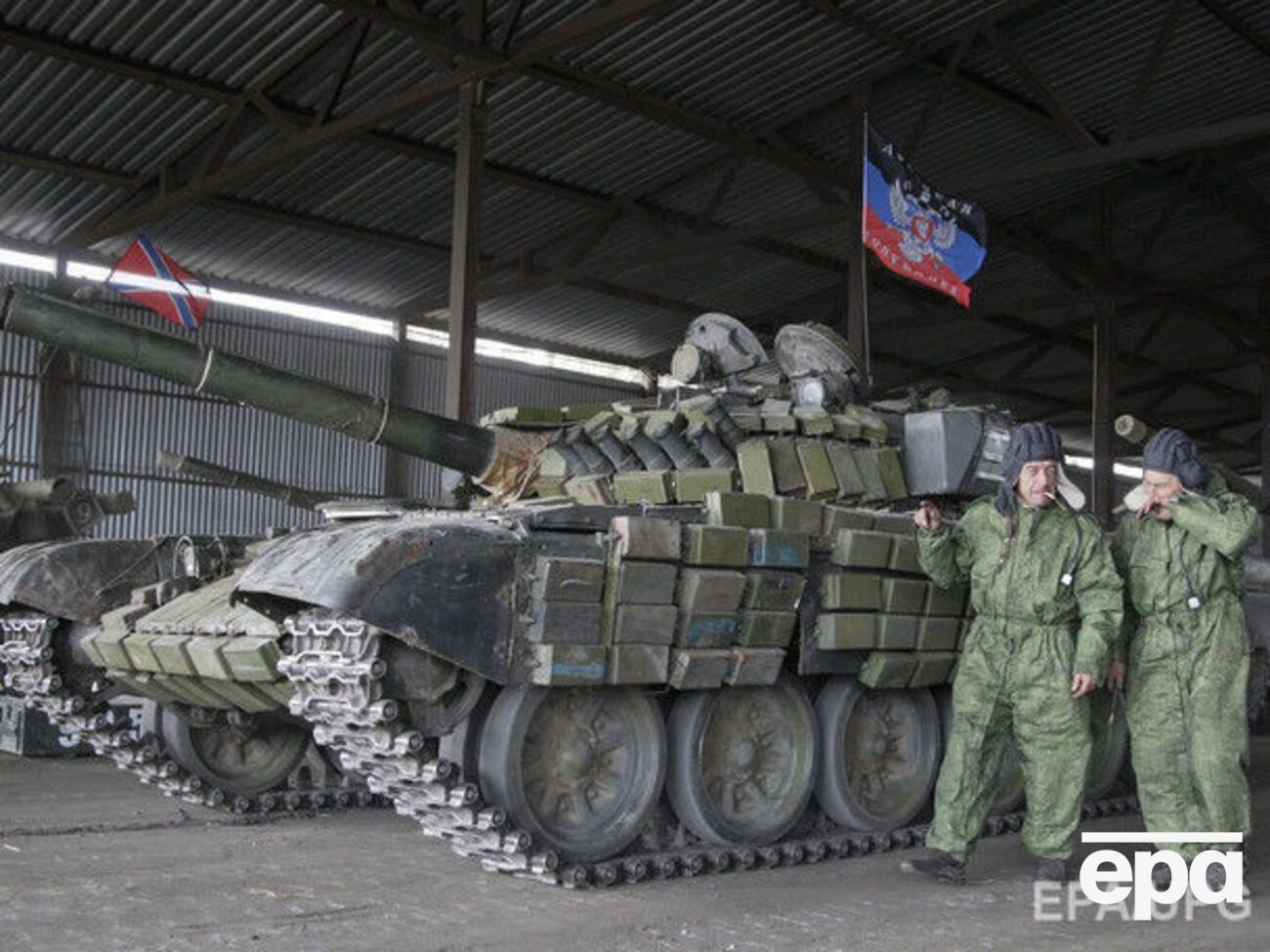 Боевики прячут военную технику на складе в Донецке
