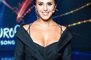 Джамала: Ми будемо Бога молити життя щасливо прожити. Ми. І хоч крила ламати – злетіти, тому що любити