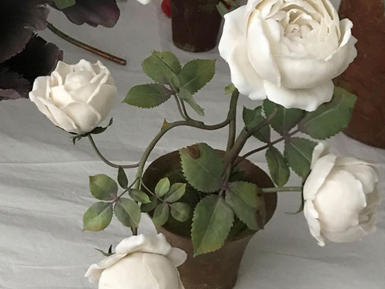 Меланья Трамп подарила&nbsp;Акиэ Абэ фарфоровую композицию "Роза в цвету"