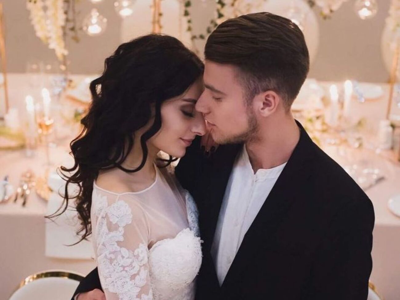 Аль-Намрі продемонструвала весільний ролик