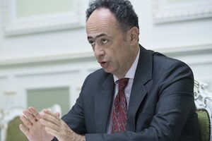Хьюг Мингарелли поторапливает украинскую власть с созданием антикоррупционного суда