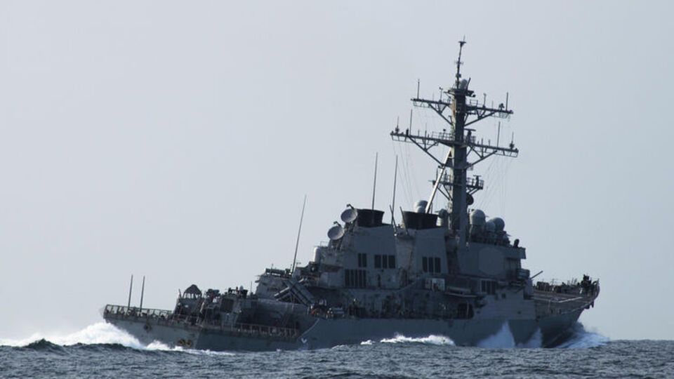 Американский военный корабль Porter облетели российские самолеты с выключенными транспондерами