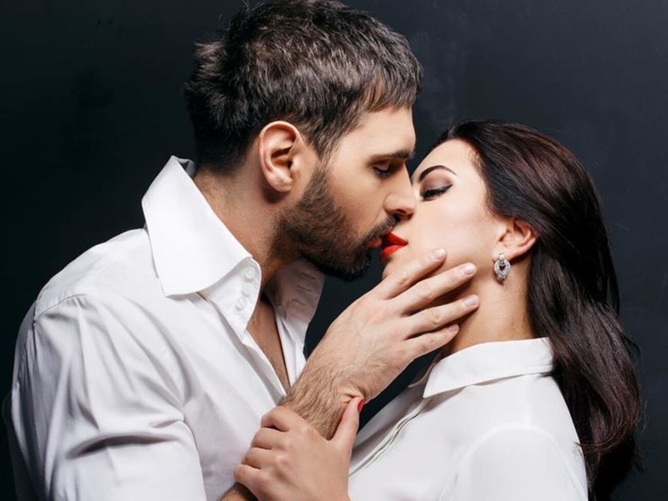 Козловський: Минув рік, як ти прийшла в моє життя, як ми познайомилися. Така мила, зворушлива й усміхнена, підкорила моє серце, змусила його битися частіше.