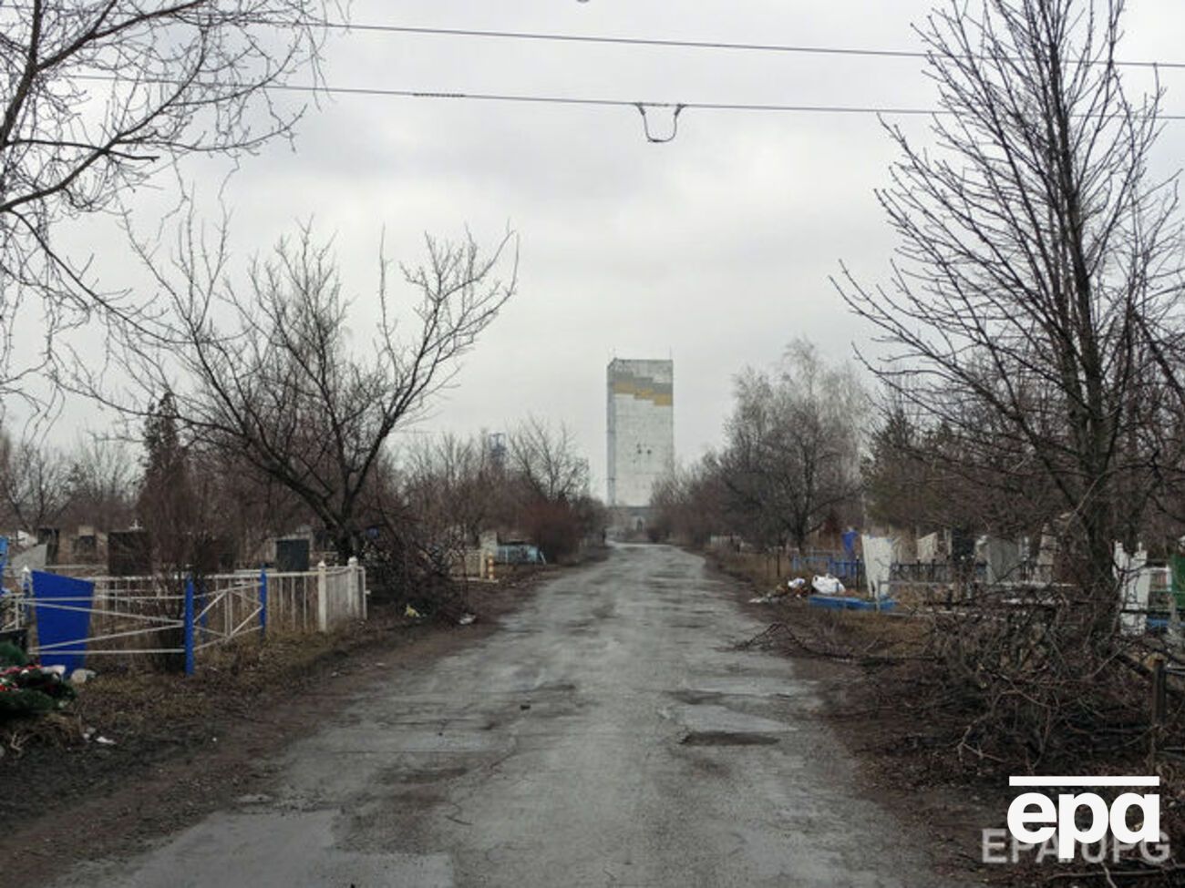 Более сотни могил появилось за месяц на кладбище в Донецке