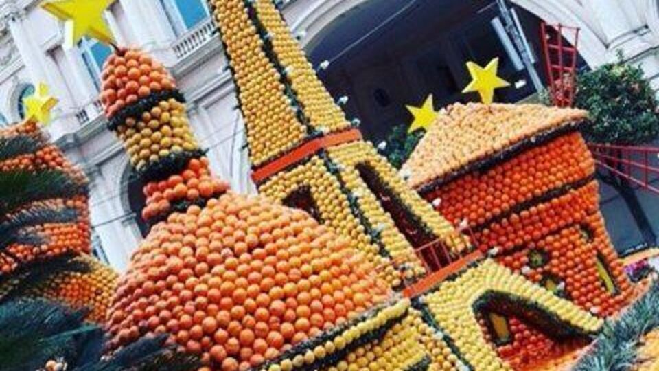 Фестиваль лимонно-апельсиновых скульптур проходит во Франции