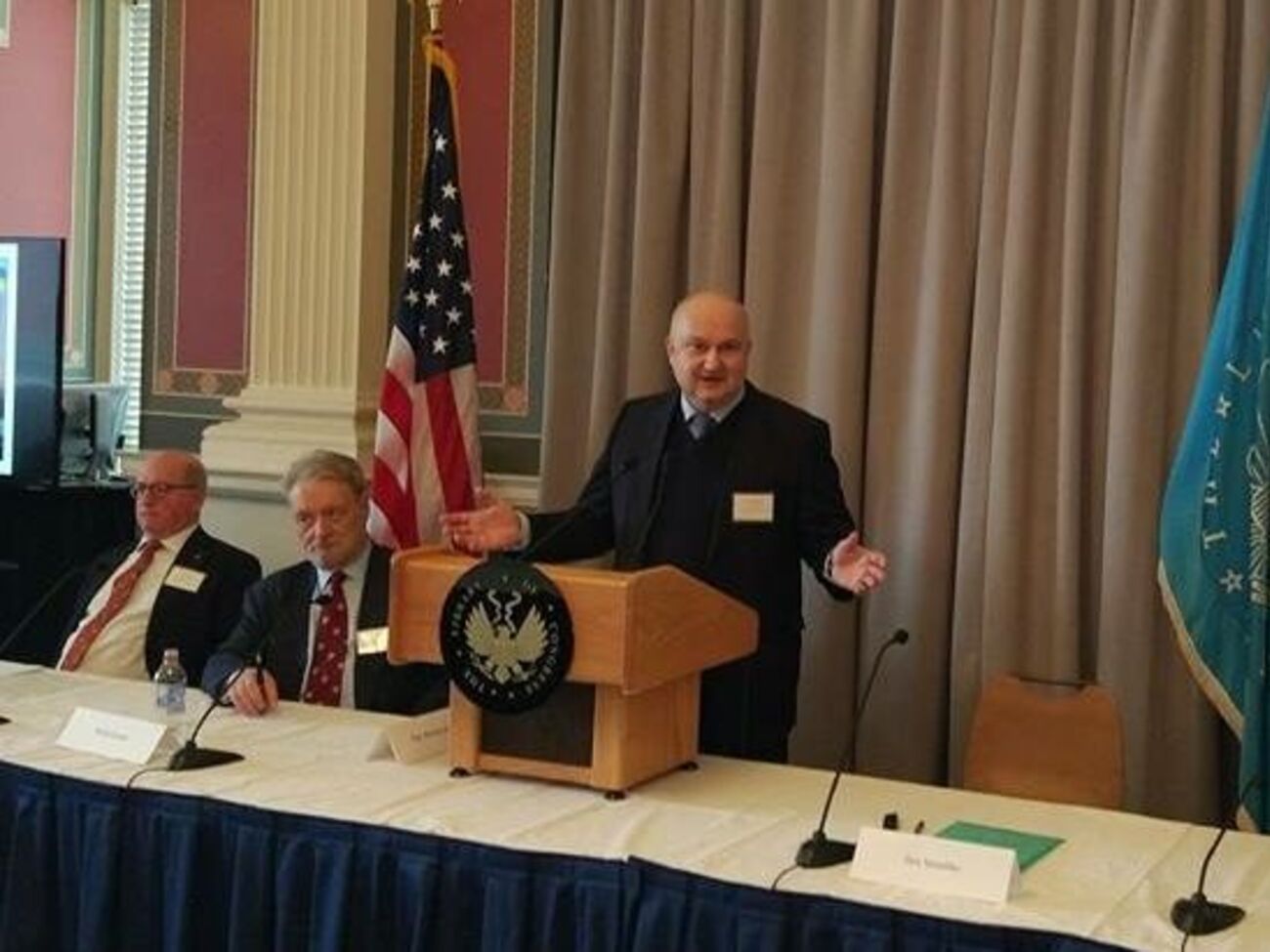 Смешко:&nbsp;Главная проблема &ndash; уровень компетенции и профессионализма руководства Украины, отвечающего за вопросы национальной обороны и безопасности