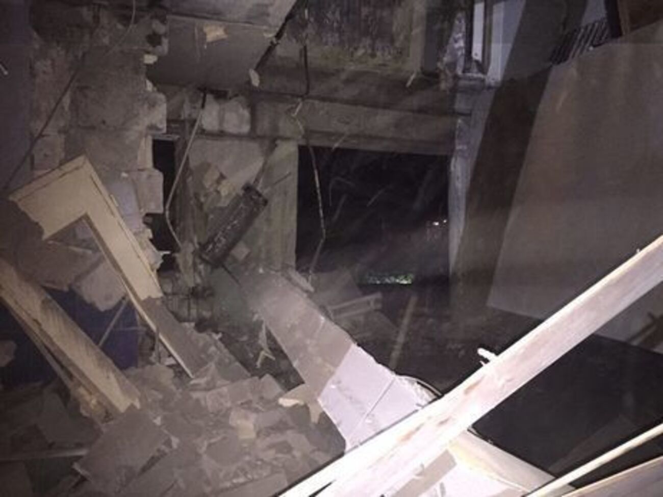 В ходе сегодняшнего обстрела Авдеевки боевики по крайней мере два раза попали в жилой сектор