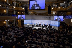 Порошенко: Ми не маємо наміру здаватися і готові захищати нашу країну