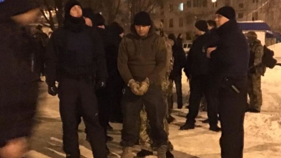 Близько 10 учасників конфлікту вивели в наручниках