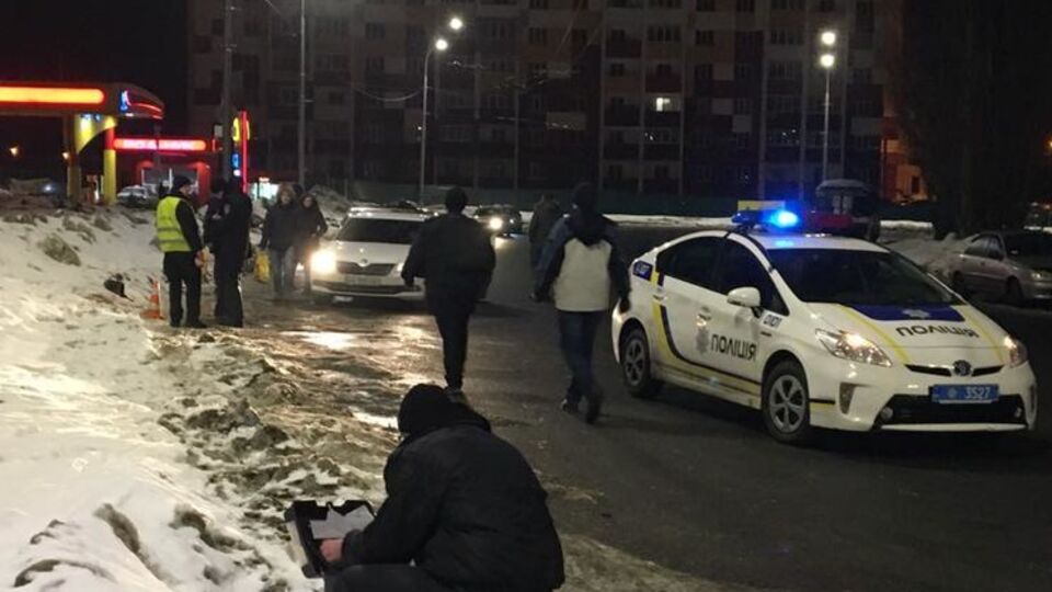 Для встановлення обставин виїхали вісім нарядів патрульної служби та слідчо-оперативна група