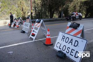 У Каліфорнії деякі ділянки автострад та автомагістралей були перекриті через повені