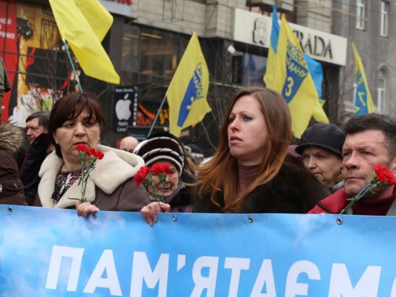 300 осіб узяли участь у скорботній ході у День пам'яті героїв Небесної сотні в Києві