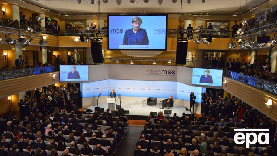 Меркель виступила за посилення східного флангу НАТО