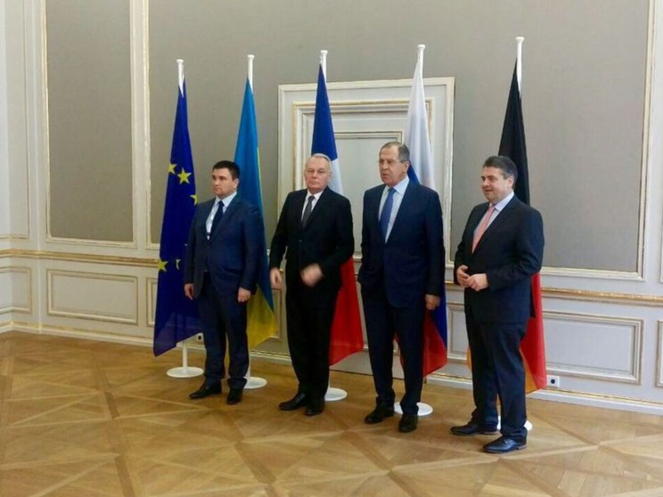 На встрече присутствуют министры иностранных дел Украины, России, Франции и Германии