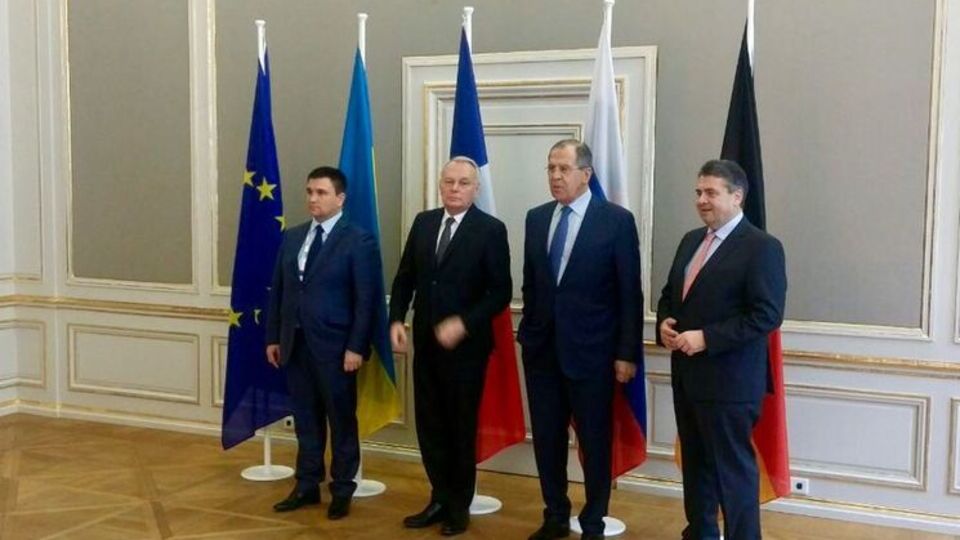 На зустрічі присутні міністри закордонних справ України, Росії, Франції та Німеччини