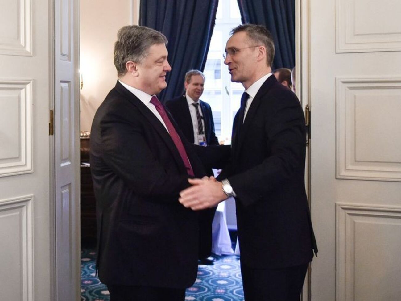 Столтенберг подчеркнул, что Североатлантический альянс остановил практическое сотрудничество с Россией