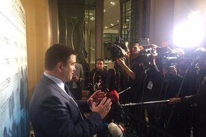 Климкин поблагодарил министра иностранных дел Германии Зигмара Габриеля, который "при температуре 40°С очень последовательно вел" встречу в Мюнхене