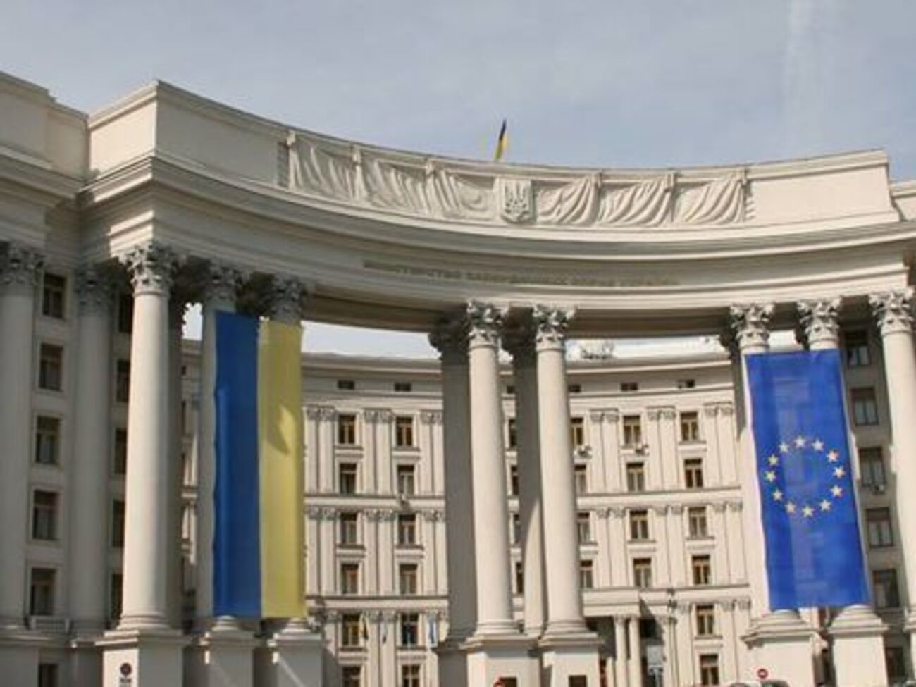 В МИД Украины призвали международных партнеров усилить давление на Россию