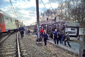 С рельсов сошел один вагон поезда, выезжающего со станции