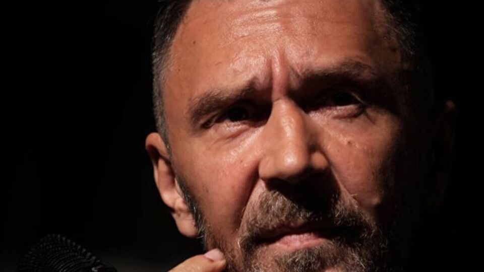 Шнур записав ролик, у якому читає вірш