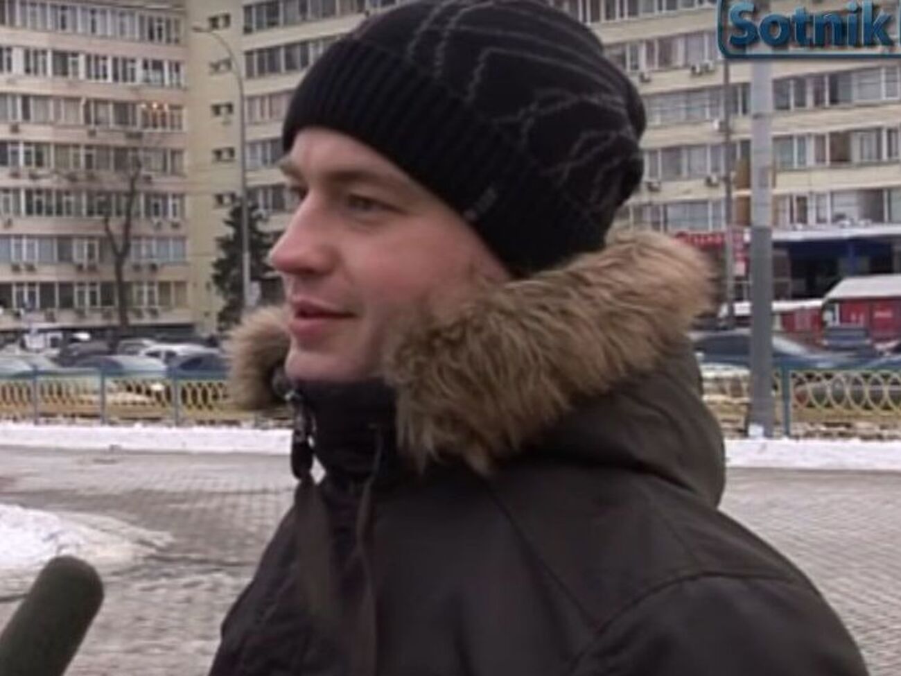 Киевлян спросили, что они думают о "помощи" России жителям Донбасса