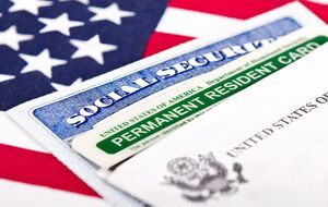 Деяких власників Green Card було затримано після того, як Трамп підписав документ про посилення правил в'їзду в США