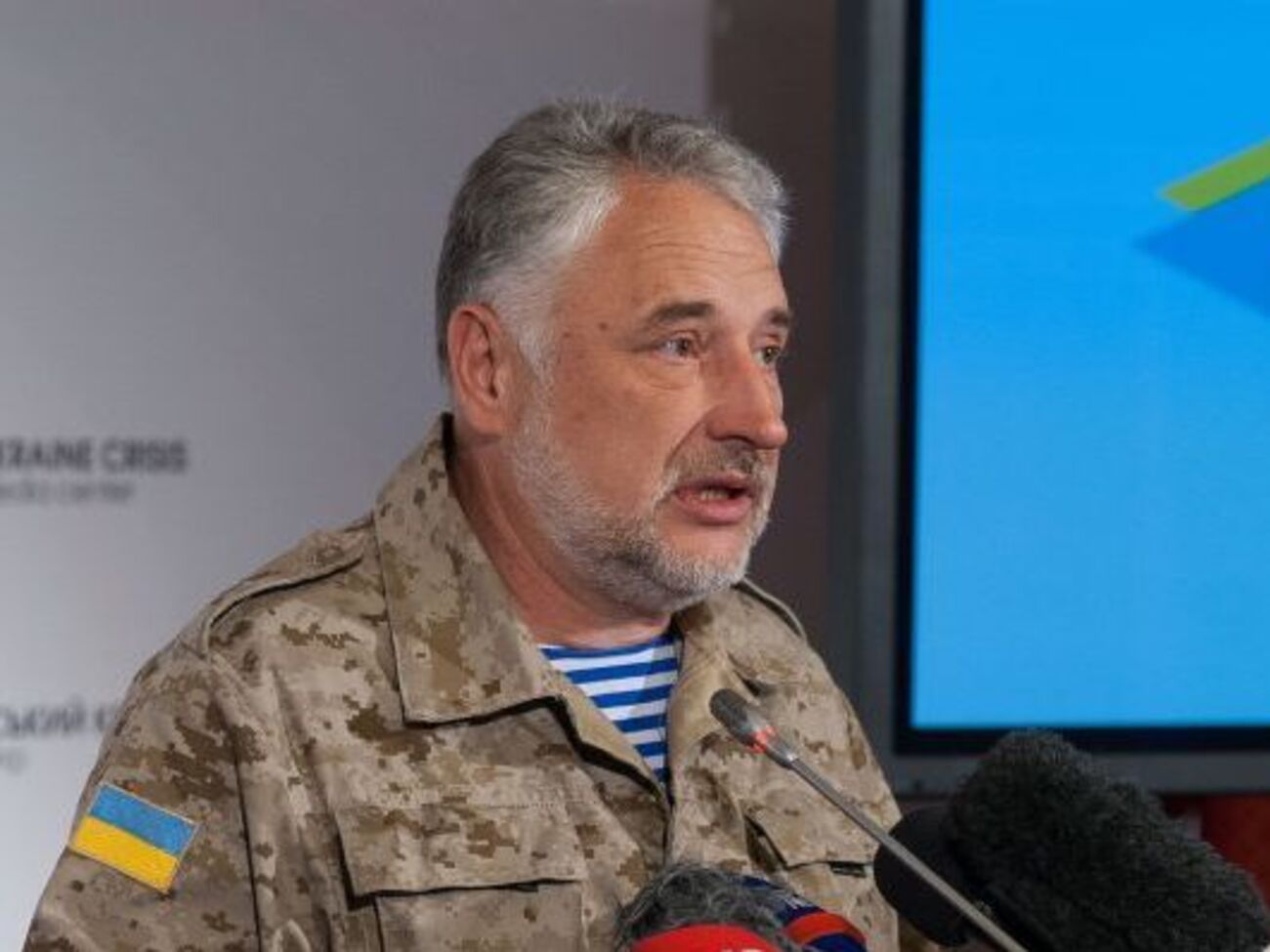 Жебрівський: В Авдіївці військові разом з комунальниками допомагають відновлювати пошкоджені російськими "Градами" будинки