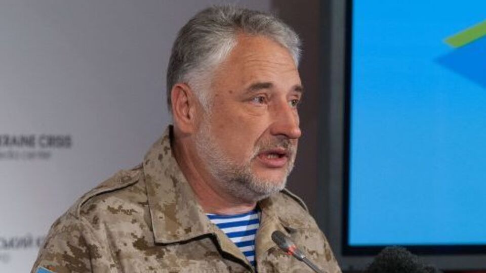 Жебривский: В Авдеевке военные вместе с коммунальщиками помогают восстанавливать поврежденные российскими "Градами" дома