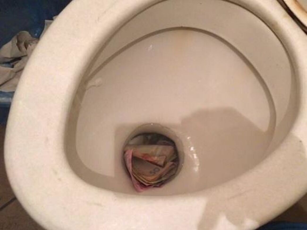 Пограничник вымогал у местного жителя $1500 за упрощение процедуры пропуска автотранспорта с продуктами питания