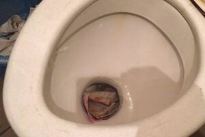 Пограничник вымогал у местного жителя $1500 за упрощение процедуры пропуска автотранспорта с продуктами питания