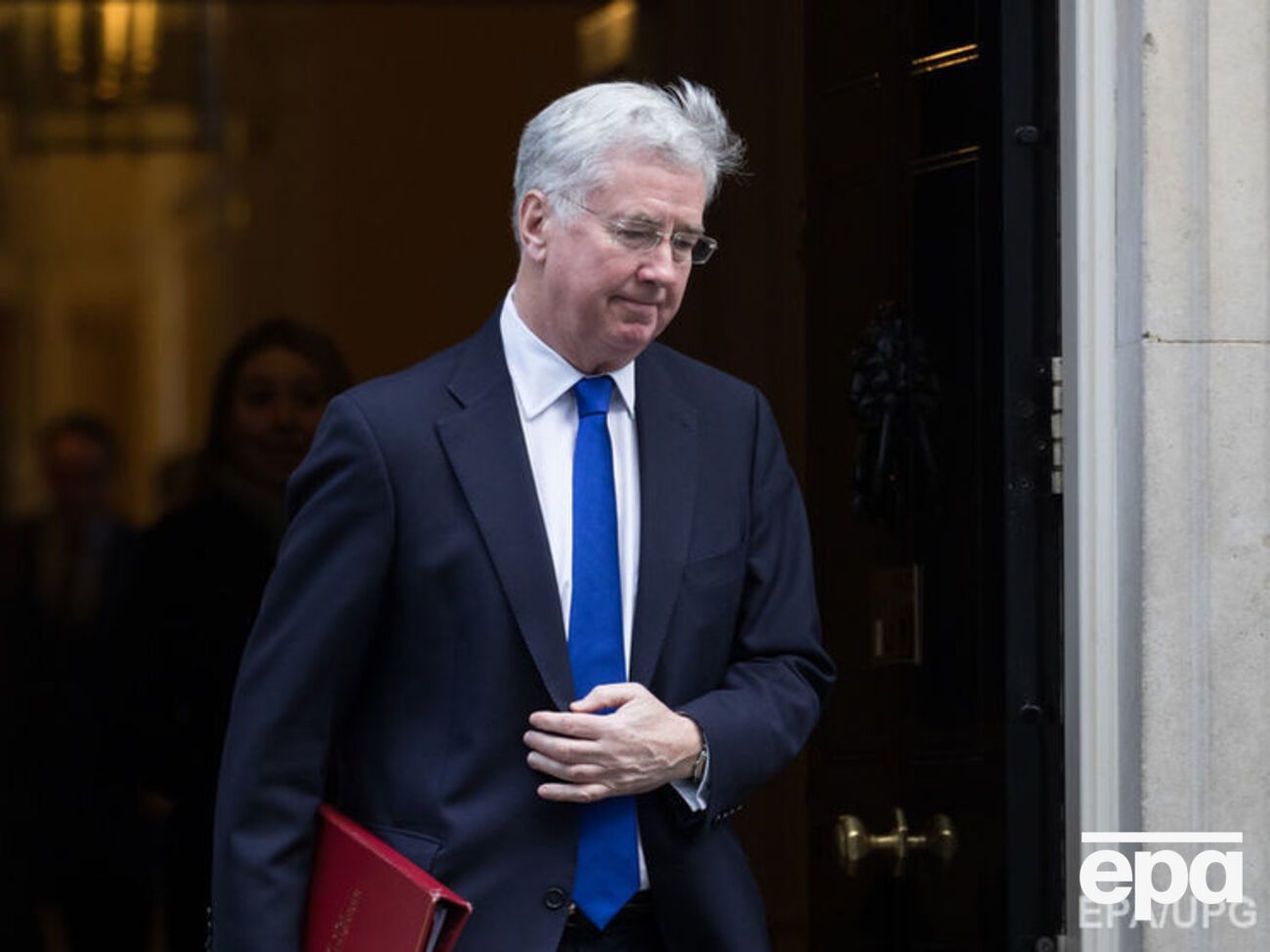 Фэллон призвал Старджен уважать решение о Brexit