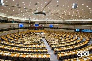 Депутаты Европарламента призвали Могерини "безотлагательно вмешаться", чтобы режим прекращения огня соблюдался, а Россия полностью придерживалась Минских соглашений"