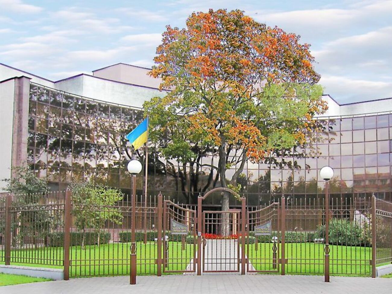 В украинской дипмиссии в Минске появится чрезвычайный и полномочный посол