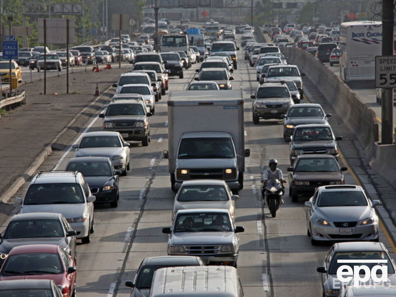 В США на фоне экономического роста увеличивается количество автомобилей и пробок на дорогах
