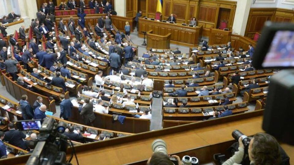 Рада порекомендувала органам місцевого самоврядування публікувати інформацію про Героїв України у друкованих виданнях і перейменовувати на їхню честь вулиці та навчальні заклади