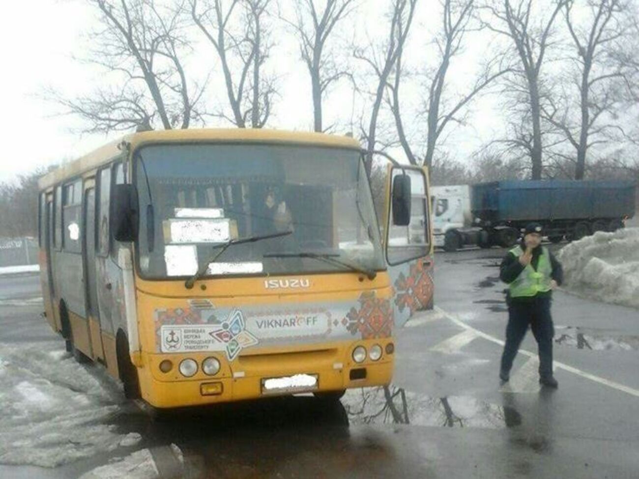 Право на управление маршрутным автобусом передали трезвому коллеге водителя