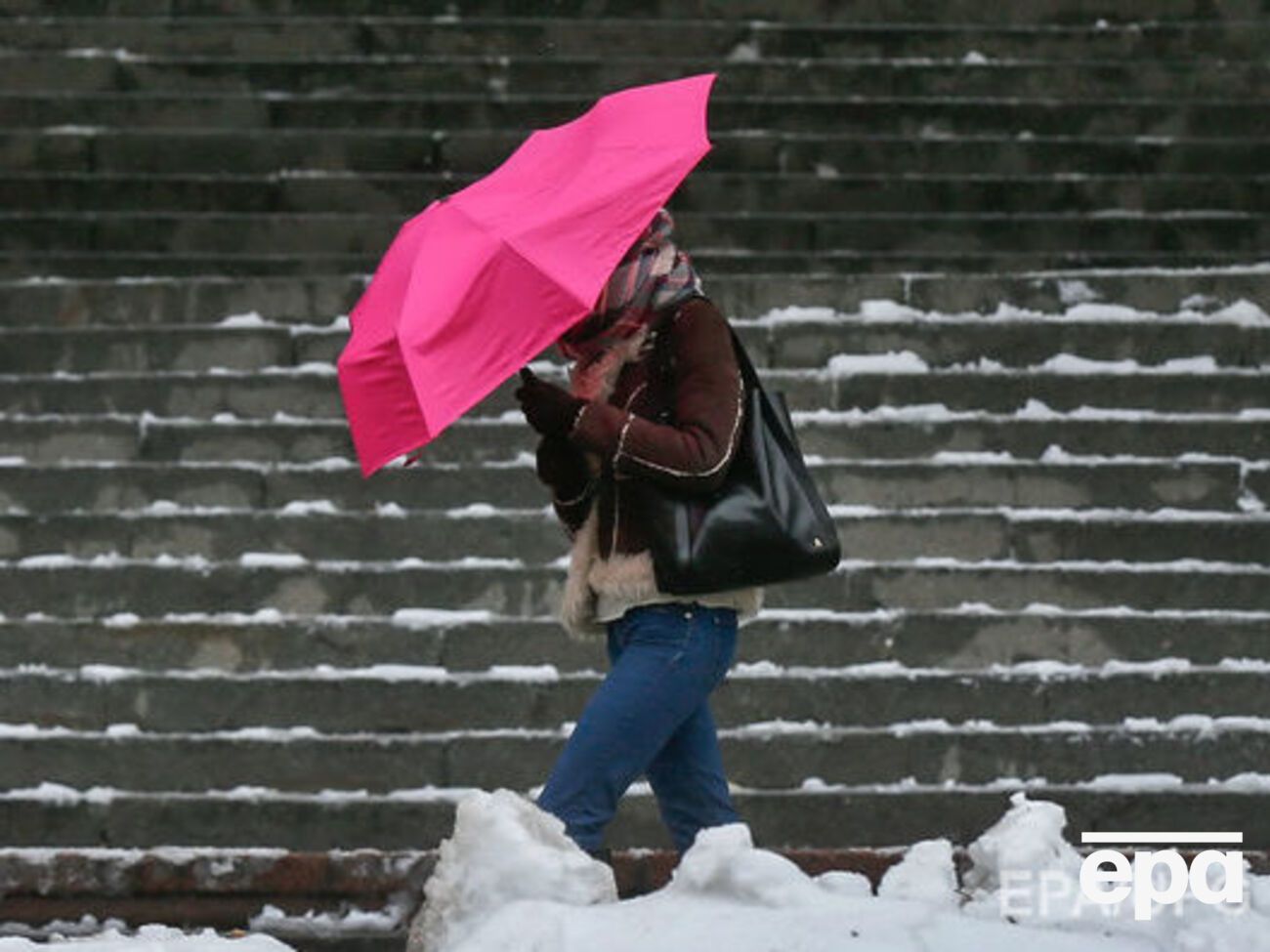 Рятувальники попереджають про сильний вітер у столиці