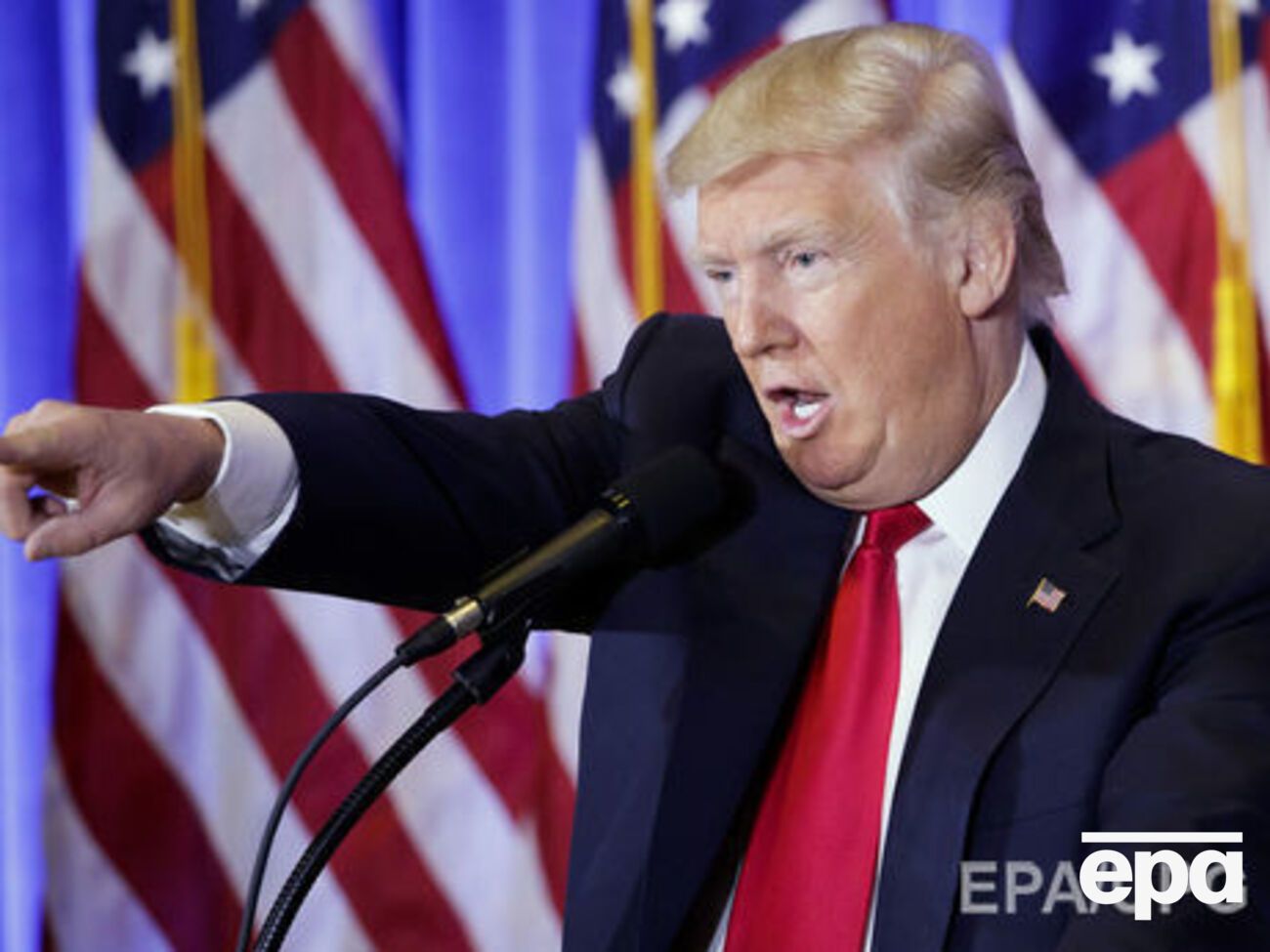 Трамп вирішив залишити рішення щодо правил використання трансгендерами туалетів владі штатів