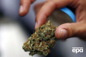 Во время обысков правоохранители изъяли у злоумышленников шесть мешков марихуаны и оборудование для ее переработки