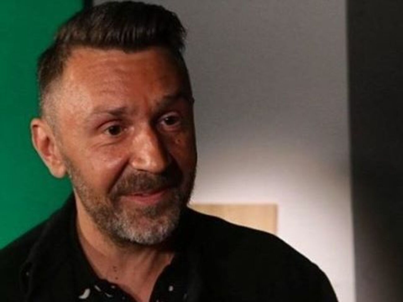 Шнуров: Якщо кінь здох, злізьте з нього