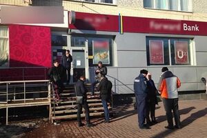 На данный момент полиция разыскивает злоумышленника