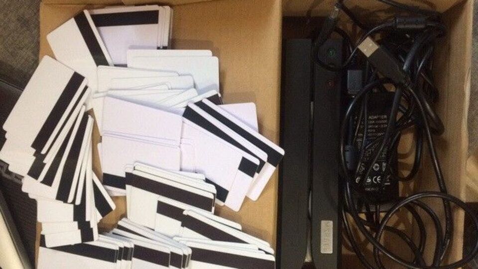 В ходе обысков изъяты магнитные карты с данными о банковских счетах