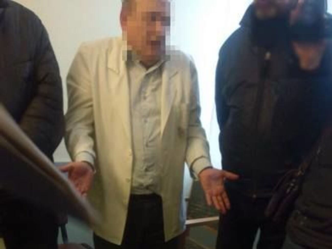 Хірург був затриманий у Львові на робочому місці