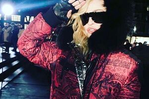 Мадонна поделилась семейным фото