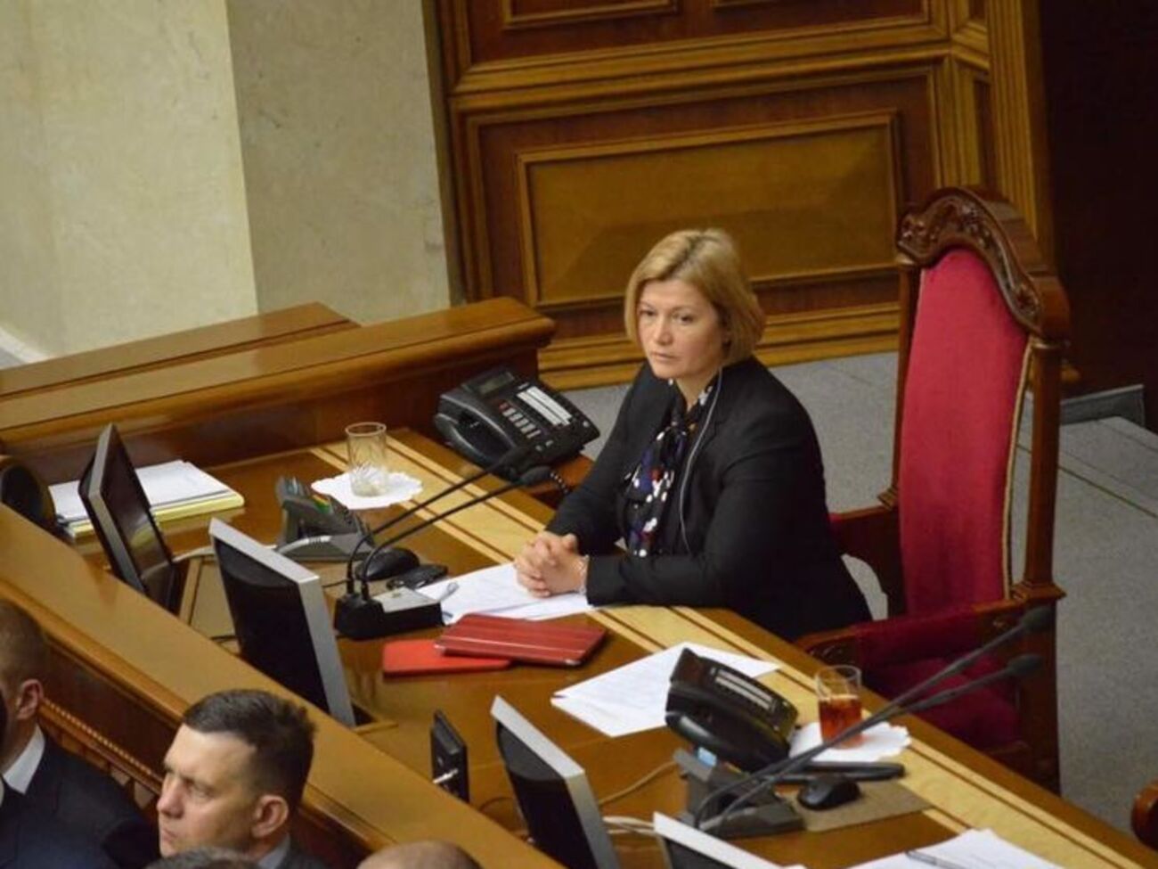 Ирина Геращенко:&nbsp;Больше всего в такие минуты не хватает парламентского пристава