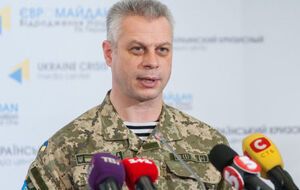 У донецькому напрямку по силах АТО противник випустив понад 400 мін і снарядів, додав Лисенко